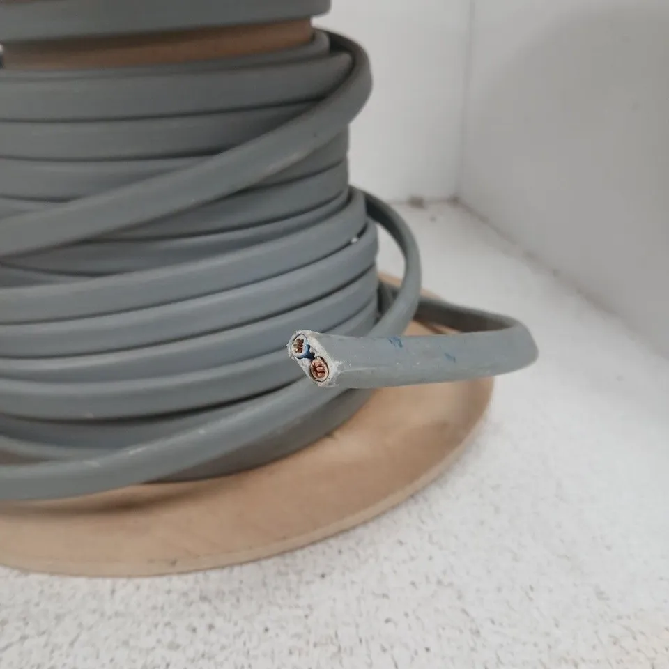100m 2-core and earth electrical cable, grey, 6mm2, on wooden reel (looks used so cable will no longer be 100m)