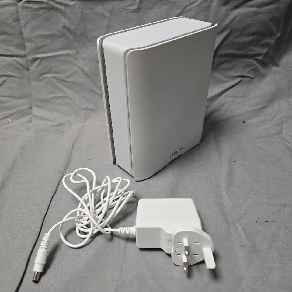 ASUS WIRELESS ROUTER – WHITE, 5-PORT ETHERNET, USB 3.0