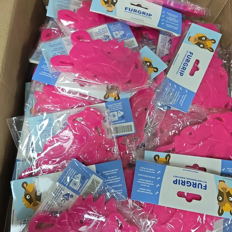 APPROXIMATELY 190 FURGRIP LAUNDRY PET HAIR REMOVERS - HORSE