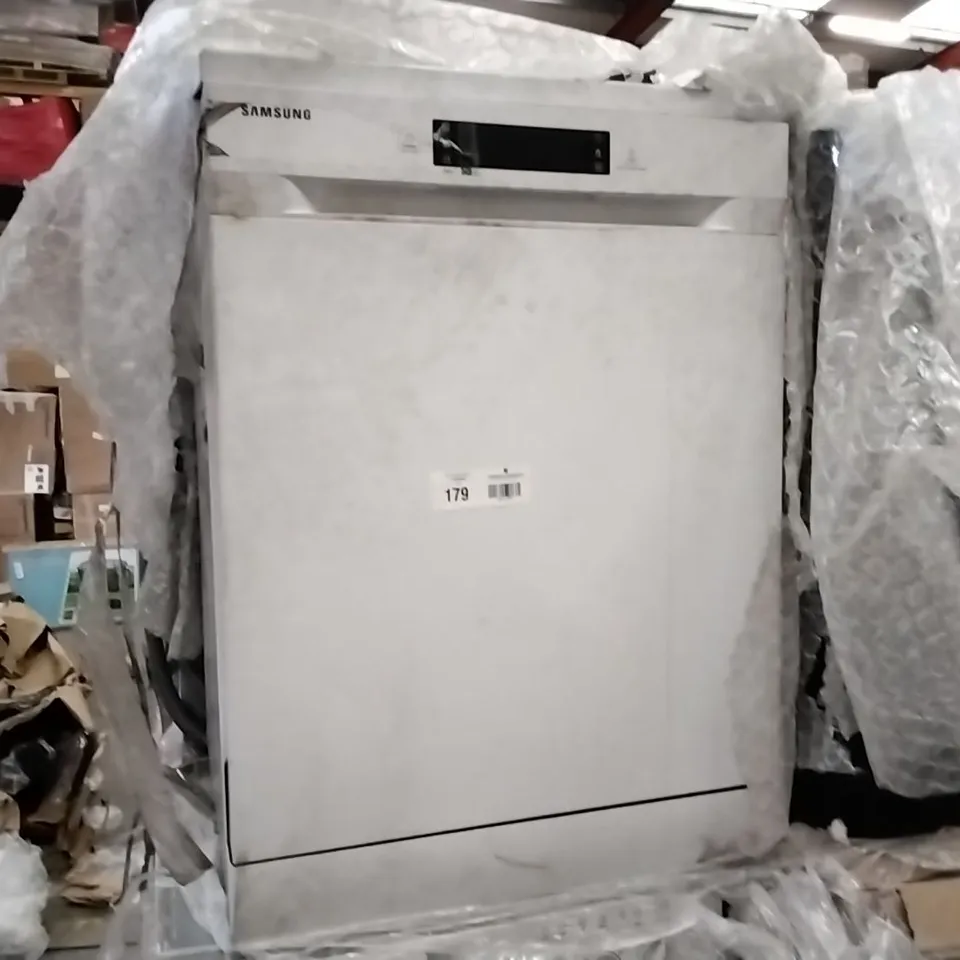 DESIGNER SAMSUNG SERIES 5 HANDLELESS 13 PLACE FREESTANDING DISHWASHER WHITE 