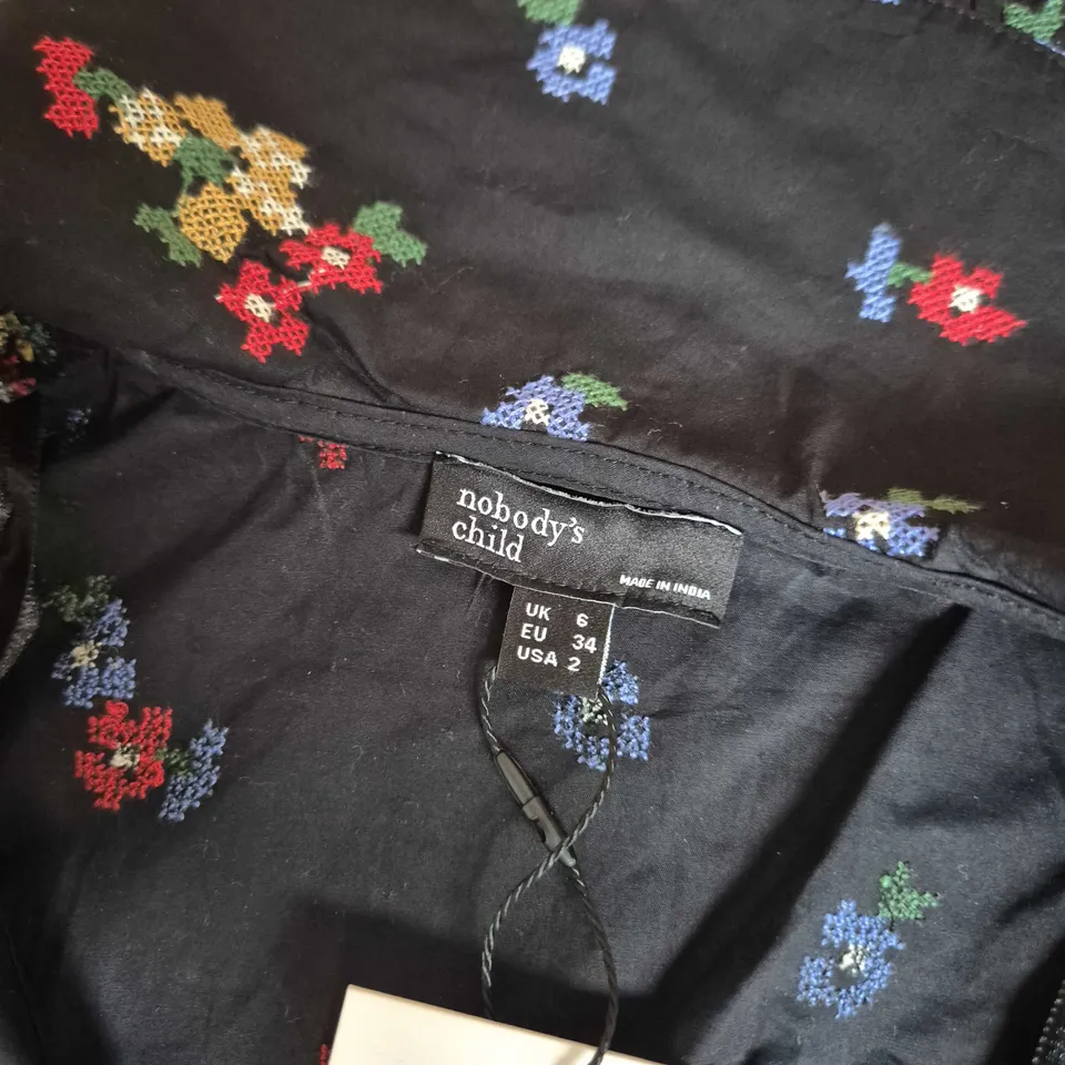 NOBODYS CHILD LS EMMI TOP IN FLORAL SOFTS BLACK - UK 6