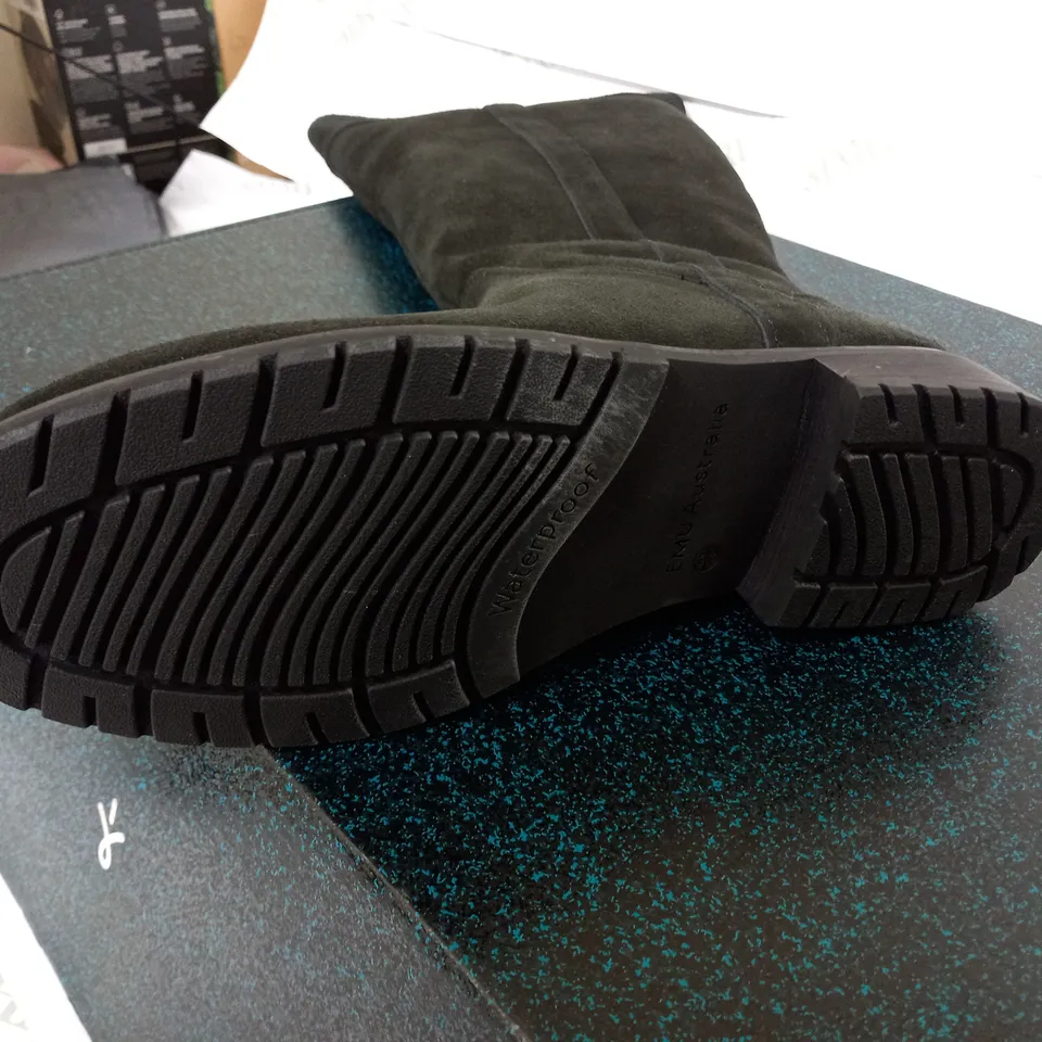 EMU AUSTRALIA BOOTS IN BLACK SIZE 9 