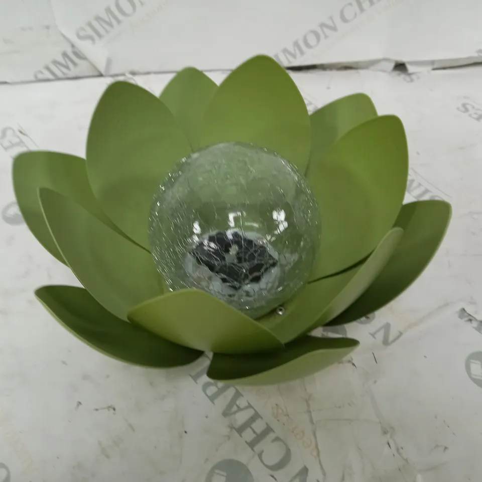 GREEN DECORATIVE SOLAR LIGHT
