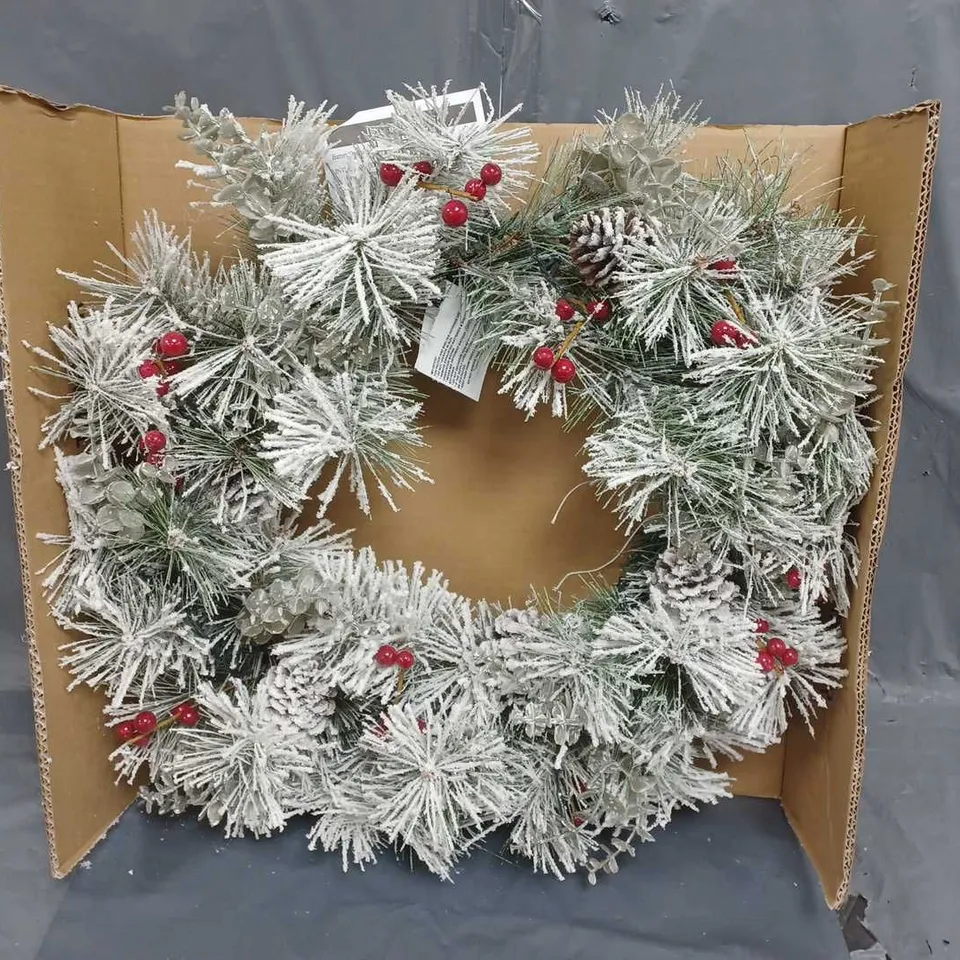 BAVARIAN PRE-LIT CHRISTMAS WREATH