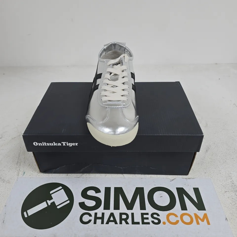 BOXED PAIR OF ONITSUKA TIGER MEXICO 66 PURE SILVER/BLACK - UK 7