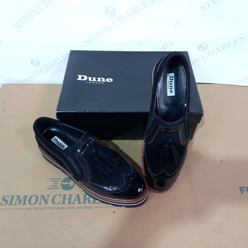 BOXED PAIR OF DUNE BLACK SHOES SIZE 4