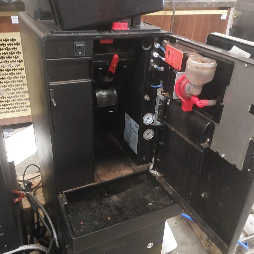 FRANKE A600 COMMERCIAL COFFEE MACHINE WITH MILK CHILLER