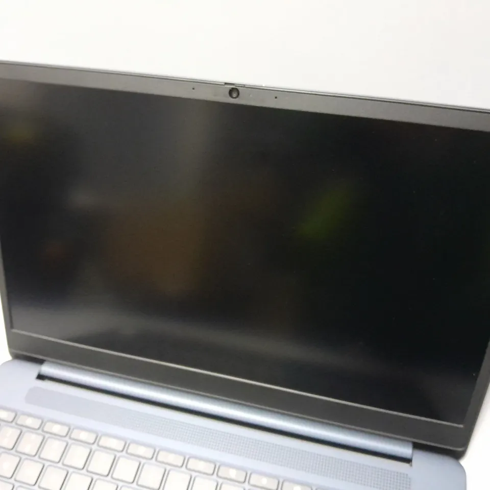 LENOVO IDEAPAD 3 CHROMEBOOK WITH INTEL PENTIUM SILVER IN MIDNIGHT BLUE - 15IJL6