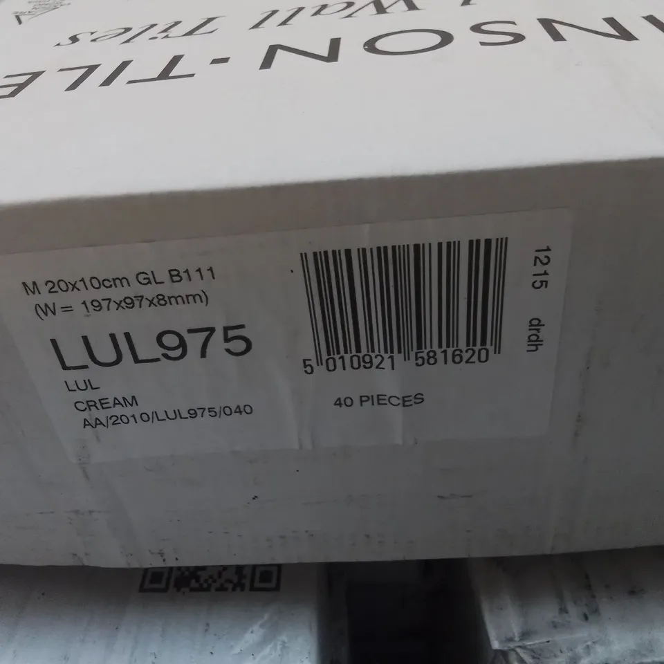 PALLET TO CONTAIN APPROX. 84 X PACKS OF BRAND NEW JOHNSON GLAZED WALL TILES IN CREAM - 40 TILES PER BOX // TILE SIZE: 197 X 97 X 8mm