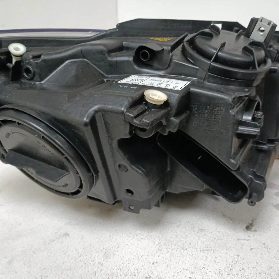 CAR HEADLIGHT ASSEMBLY WITH PROJECTOR LENS – FRONT UNIT LEFT SIDE