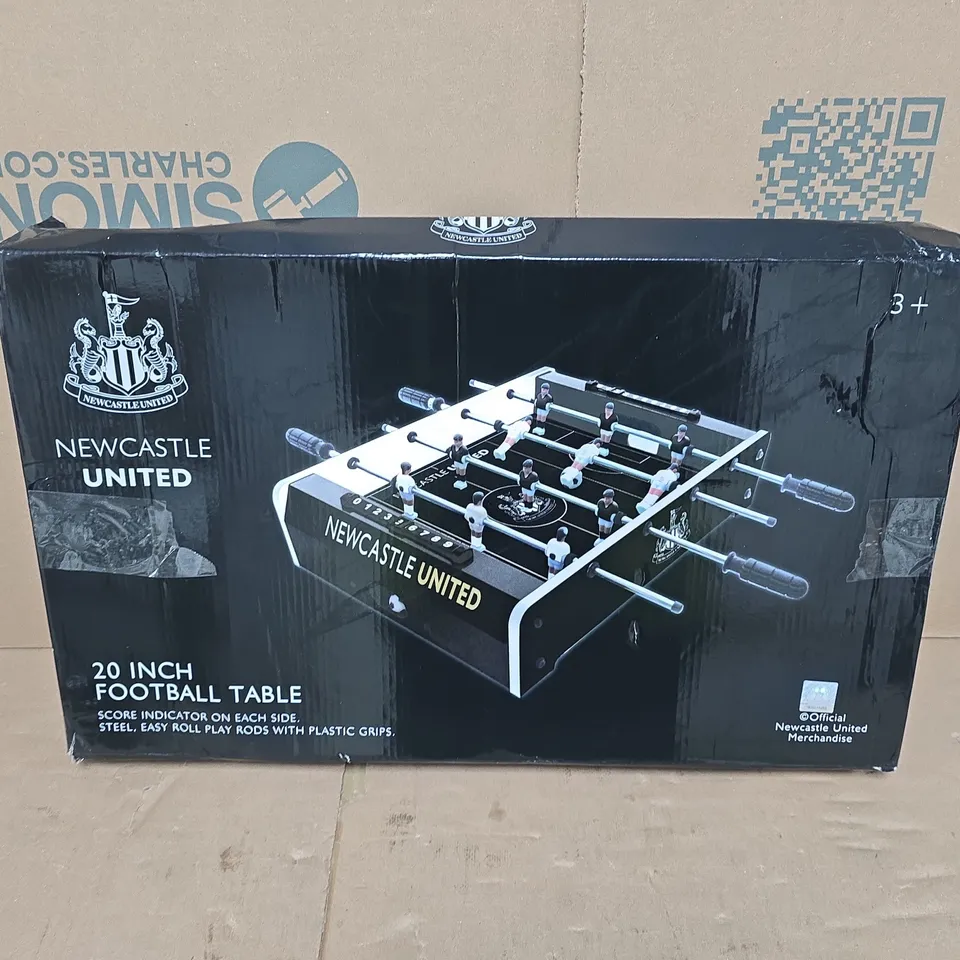 BOXED NEWCASTLE UNITED 20 INCH FOOTBALL TABLE