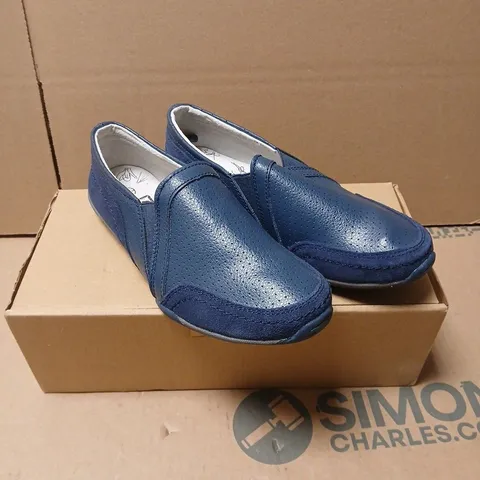 DOWN TO EARTH NAVY SLIP-ON SHOES – UK 3