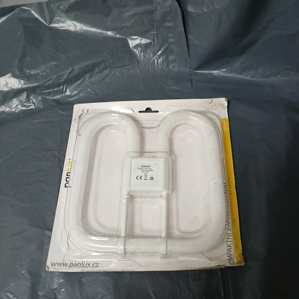 APPROXIMATELY 12 X PANLUX LIGHTING ACCESSORY – WHITE PLASTIC MOUNTING BRACKET (PANLUX.CZ)