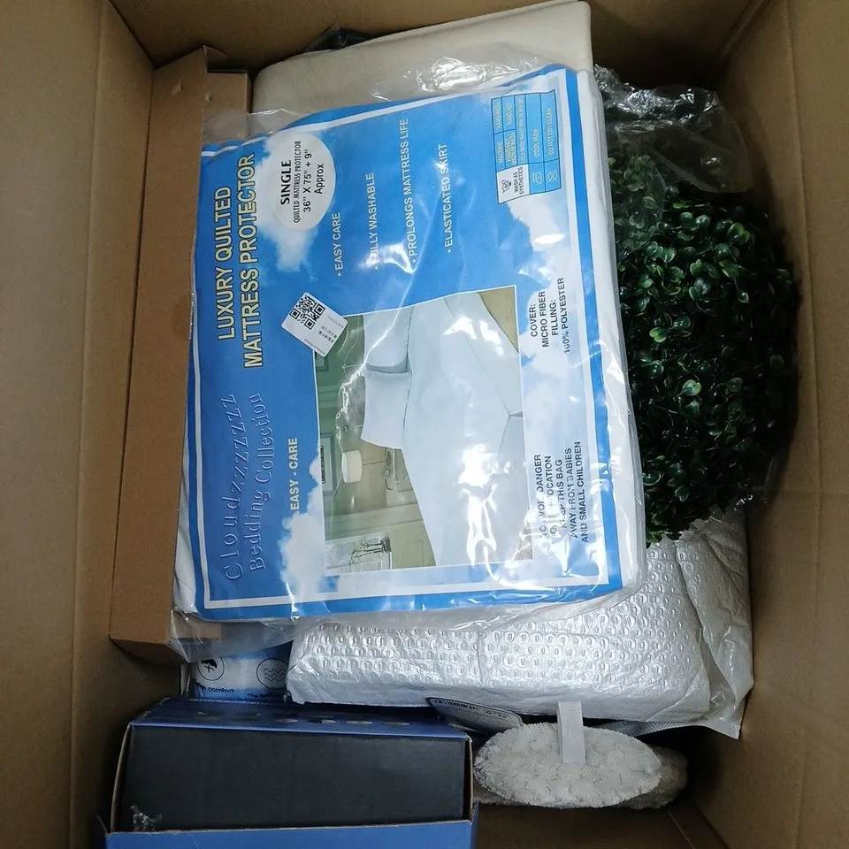 APPROXIMATELY 15 ASSORTED HOUSEHOLD PRODUCTS TO INCLUDE BED SHEETS, HOT WATER BOTTLE, MATTRESS PROTECTOR ETC 