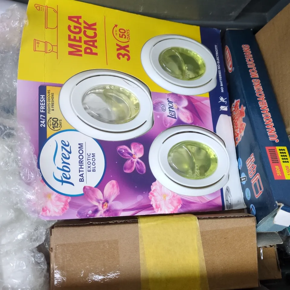 APPROXIMATELY 10 ASSORTED HOUSEHOLD ITEMS TO INCLUDE ASSISTANT FROTHER, FEBREZE MEGA PACK, ETC
