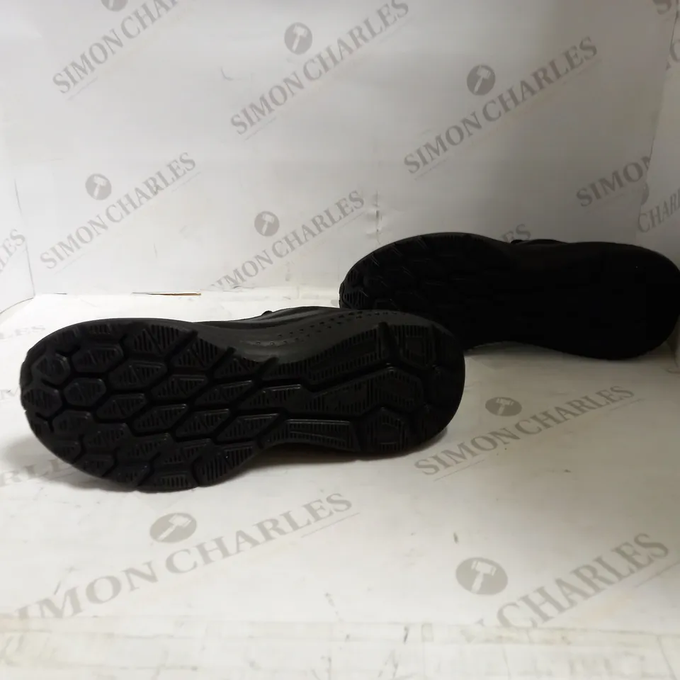 FILA TRAZOROS BLACK/BLACK - SIZE 5 JNR 