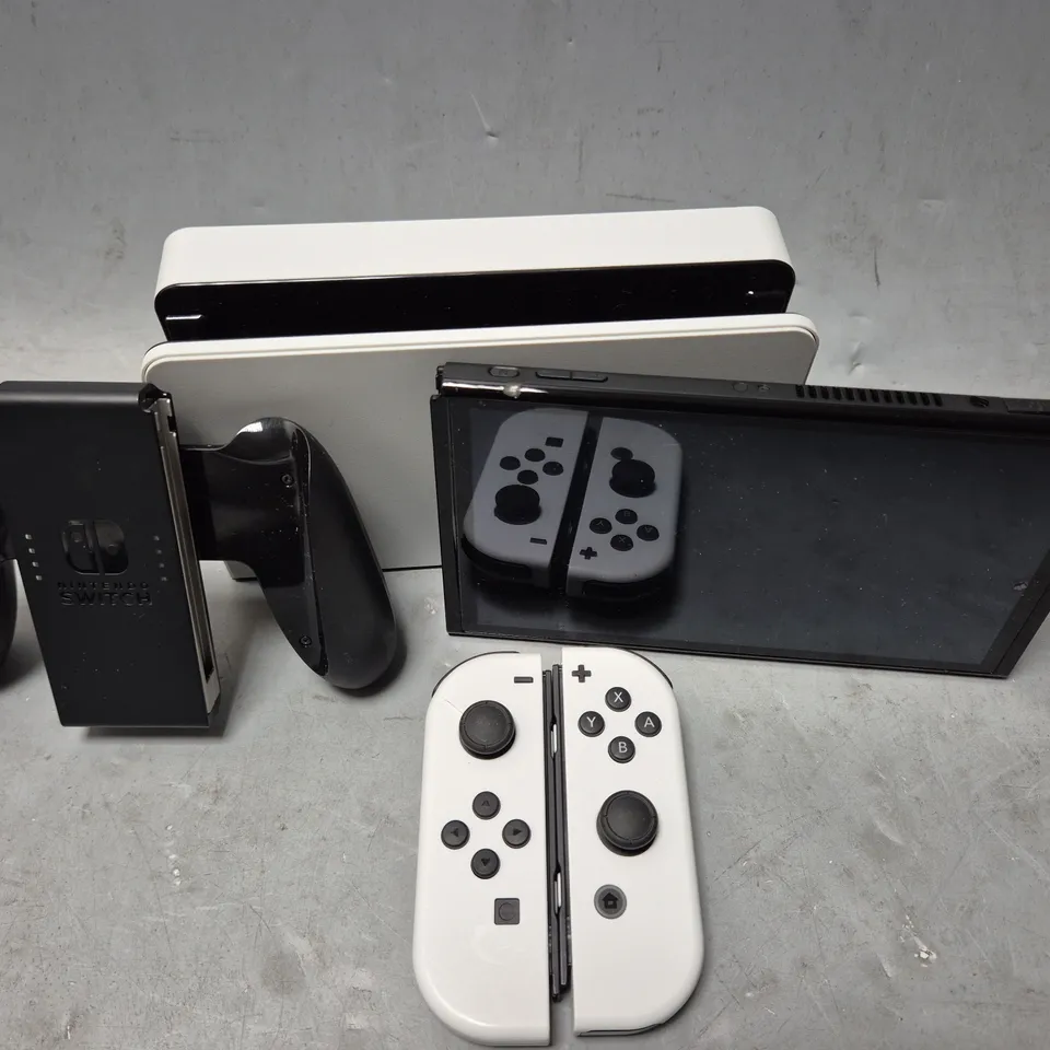 NINTENDO SWITCH OLED GAMING CONSOLE 