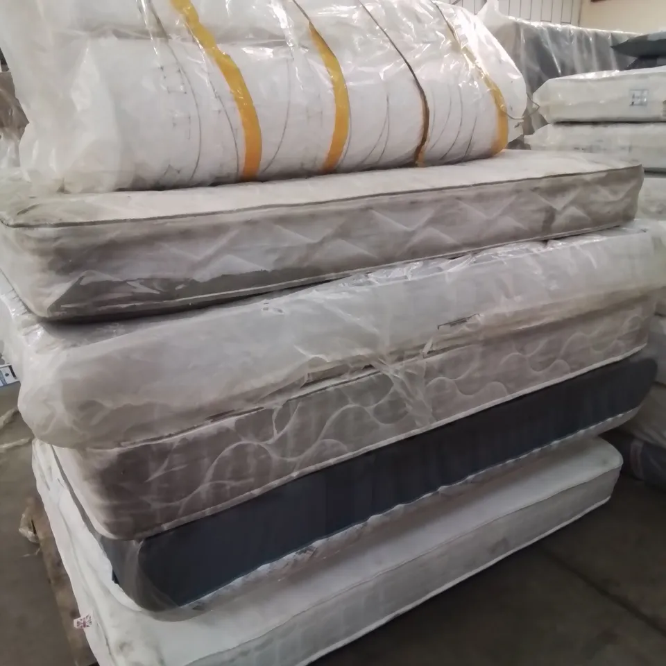 PALLET CONTAINING VARIOUS SIZED MATTRESSES 