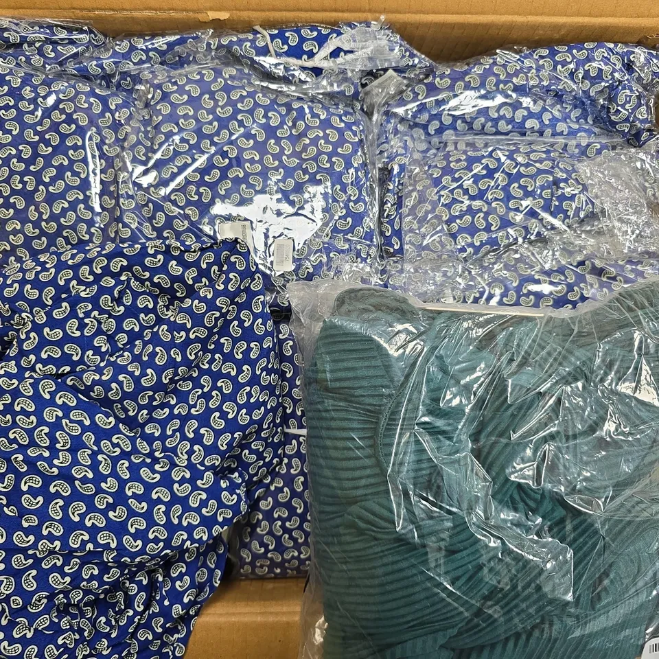APPROXIMATELY 30 ASSORTED TAMSY DRESSES IN VARIOUS COLOURS, STYLES & SIZES