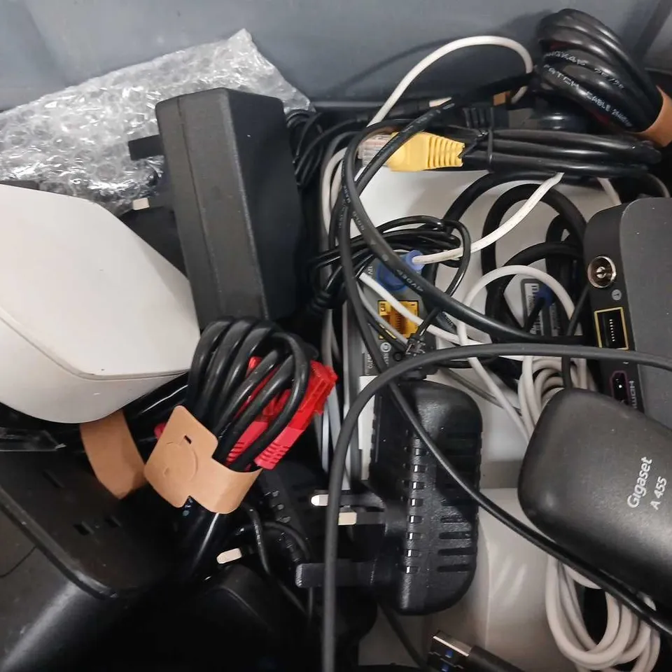 APPROXIMATELY 15 ASSORTED HOUSEHOLD ITEMS TO INCLUDE REMOTES, CABLES, ROUTERS, ETC