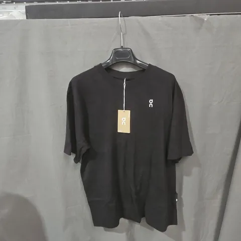 ON RUNNING CLUB T-SHIRT - BLACK, UK LARGE (L)