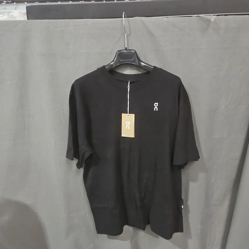 ON RUNNING CLUB T-SHIRT - BLACK, UK LARGE (L)