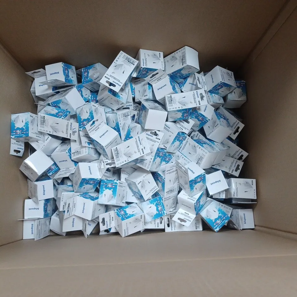 APPROXIMATELY 100 BLUPONT INTERNATIONAL TO UK TYPE PLUG CONVERTORS