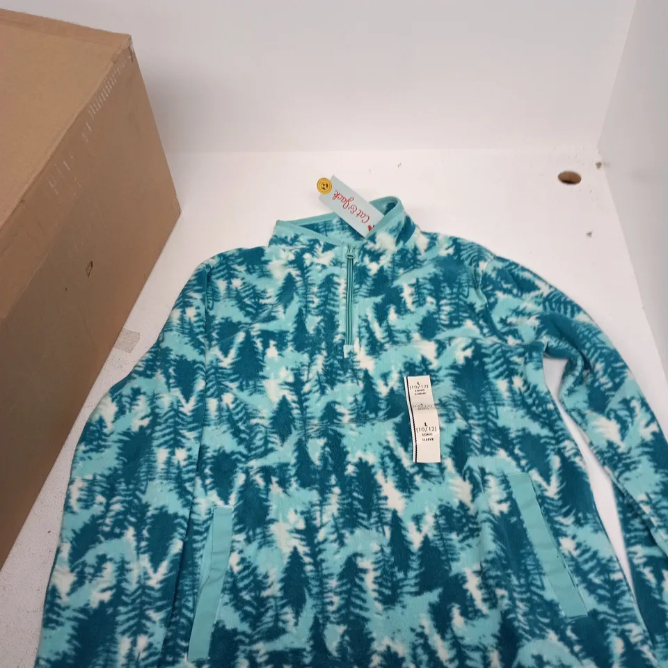 BOX OF APPROXIMATELY 15 TREE PRINT CAT AND JACK FLEECE IN ASSORTED SIZES