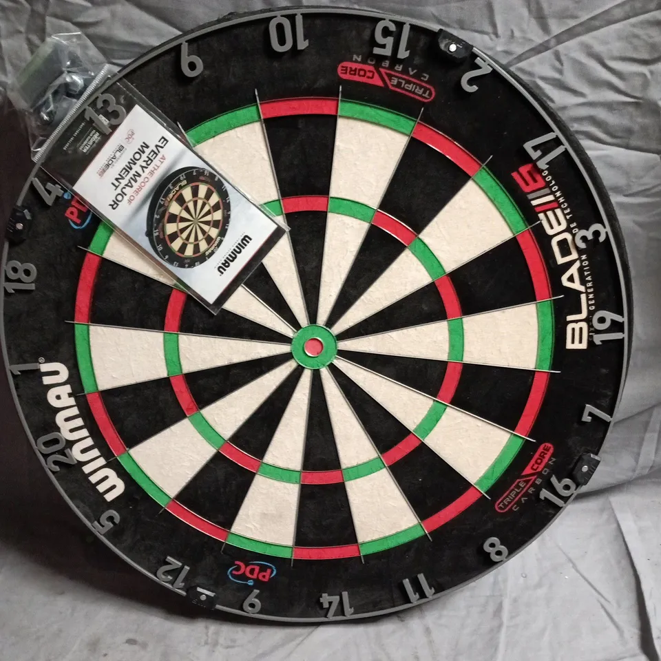 WINMAU BLADE 6 DARTBOARD – BOXED WITH MOUNTING HARDWARE