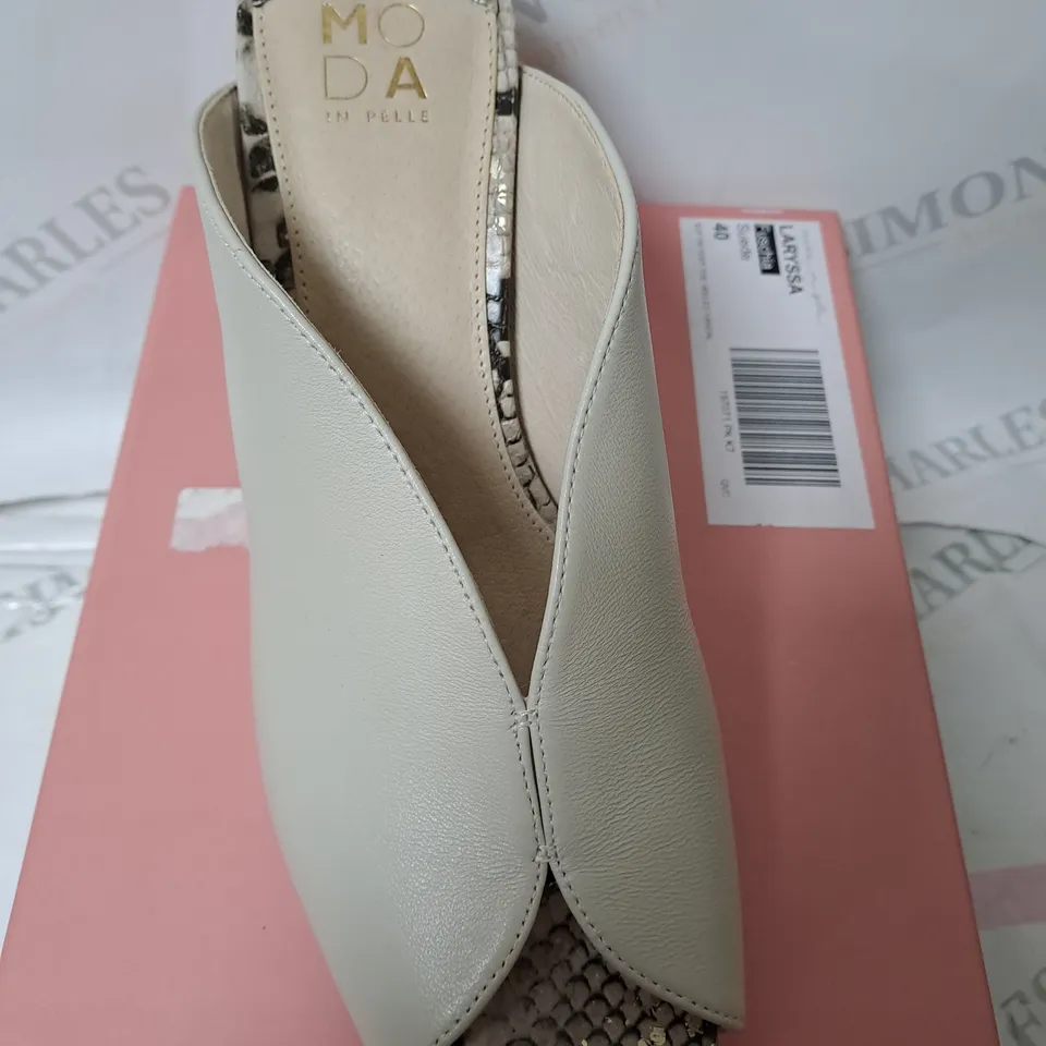 MODA IN PELLE LARYSSA SLIP ON PEEP TOE HEELED SANDAL SIZE 6.5 IN OFF WHITE 