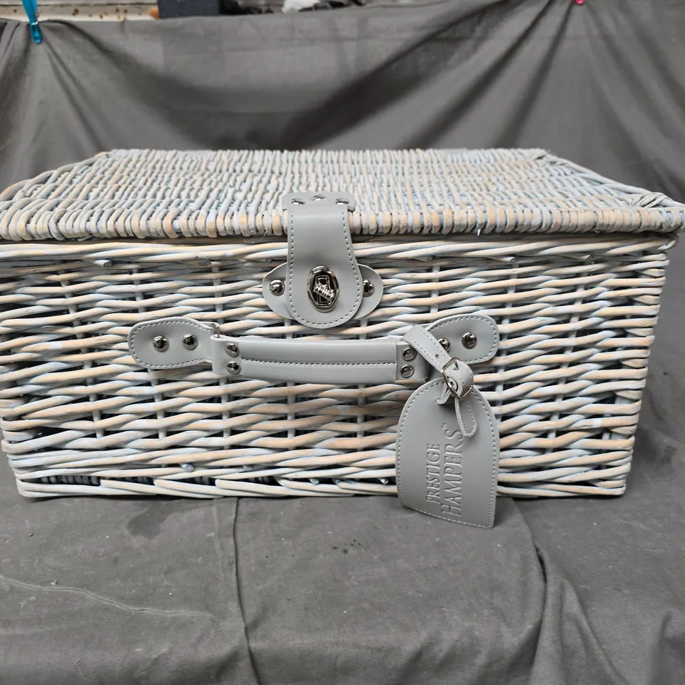 PRESTIGE HAMPERS WOVEN PICNIC HAMPER WITH GREY LEATHER STRAPS