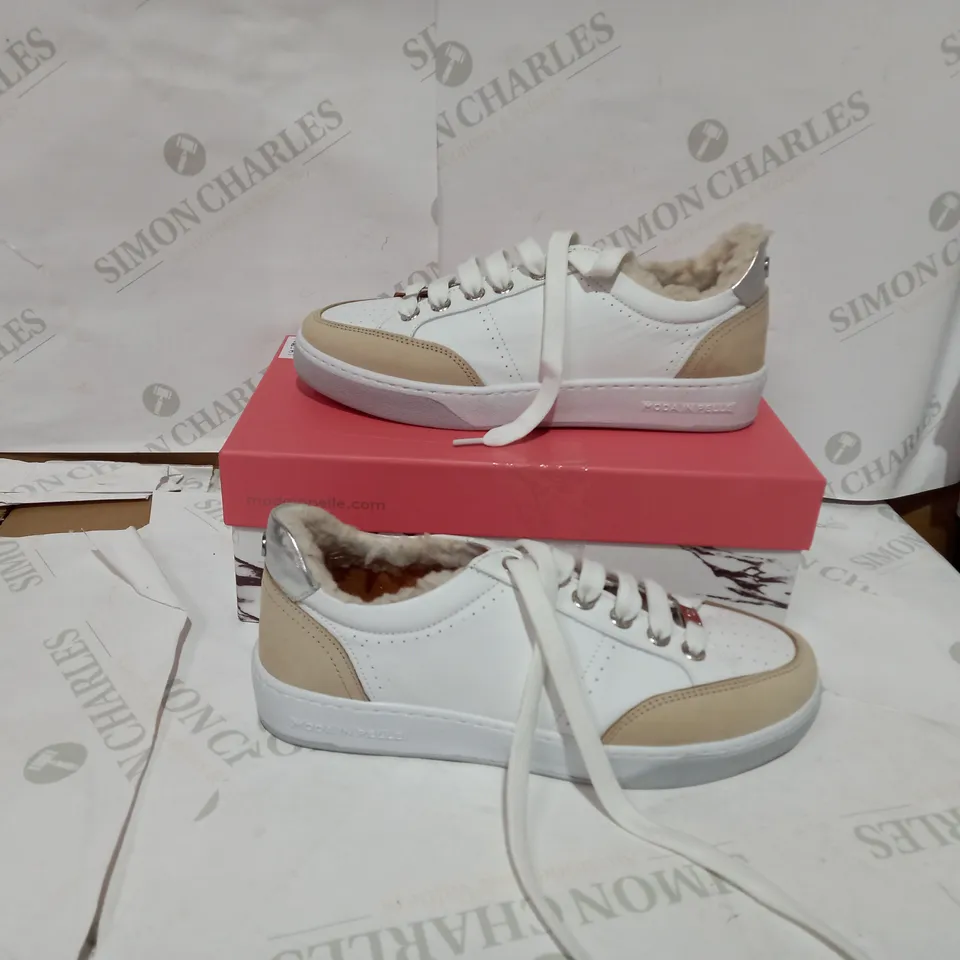 BOXED PAIR OF WHITE/BEIGE TRAINERS - SIZE 6