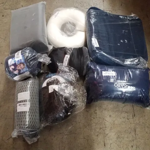 PALLET CONTAINING ASSORTED PILLOWS & CUSHIONS