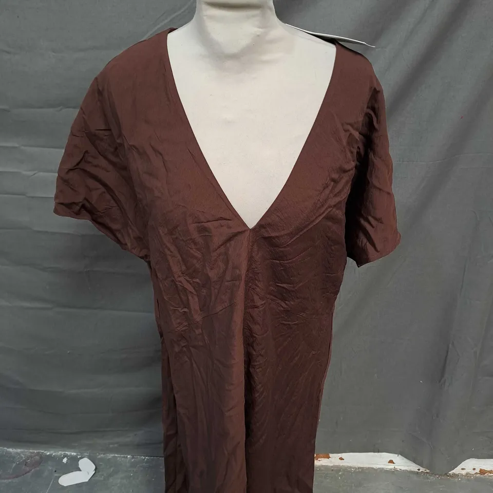 HUSH GRACE V NECK MAXI DRESS - SIZE 18