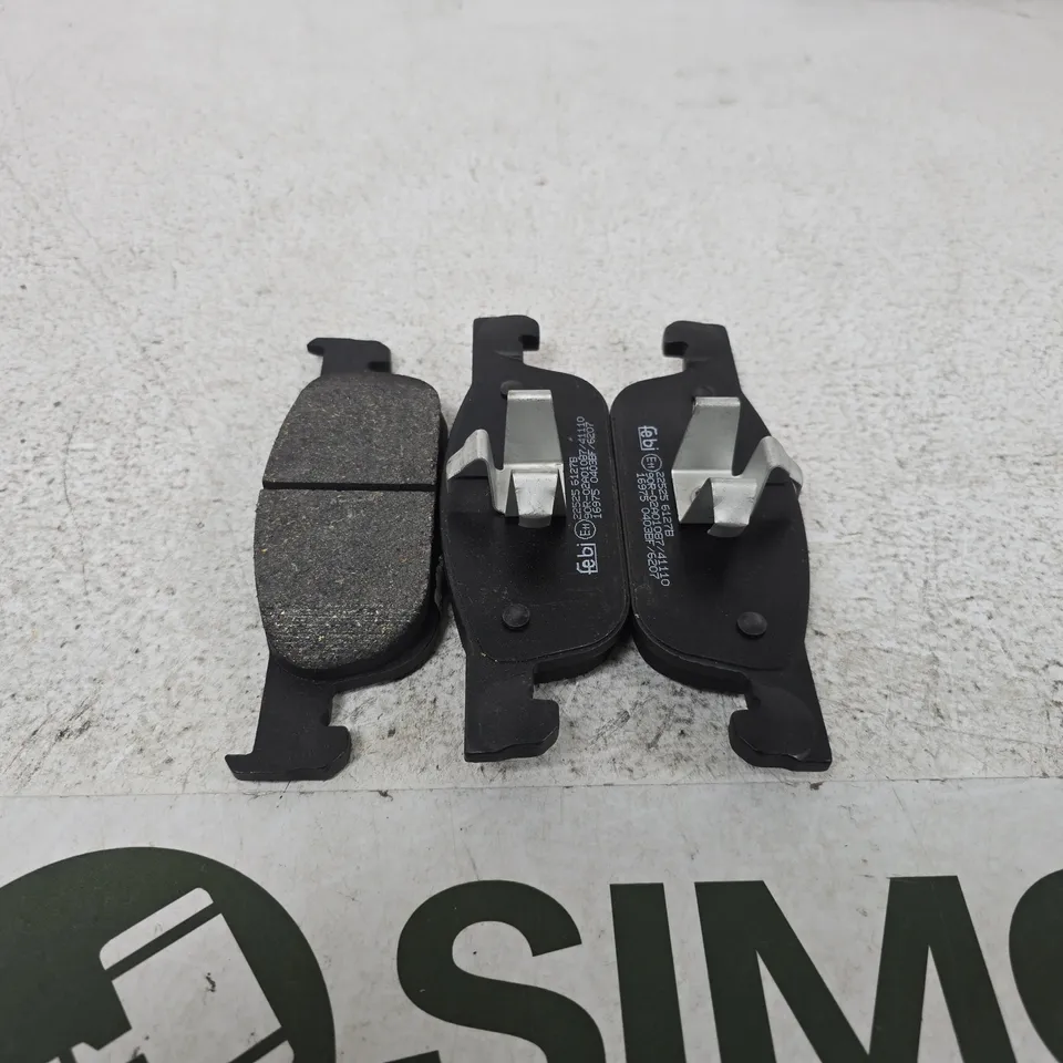 DISC BRAKE PAD SET (3 PIECES) – GENERIC BRAKE COMPONENTS 