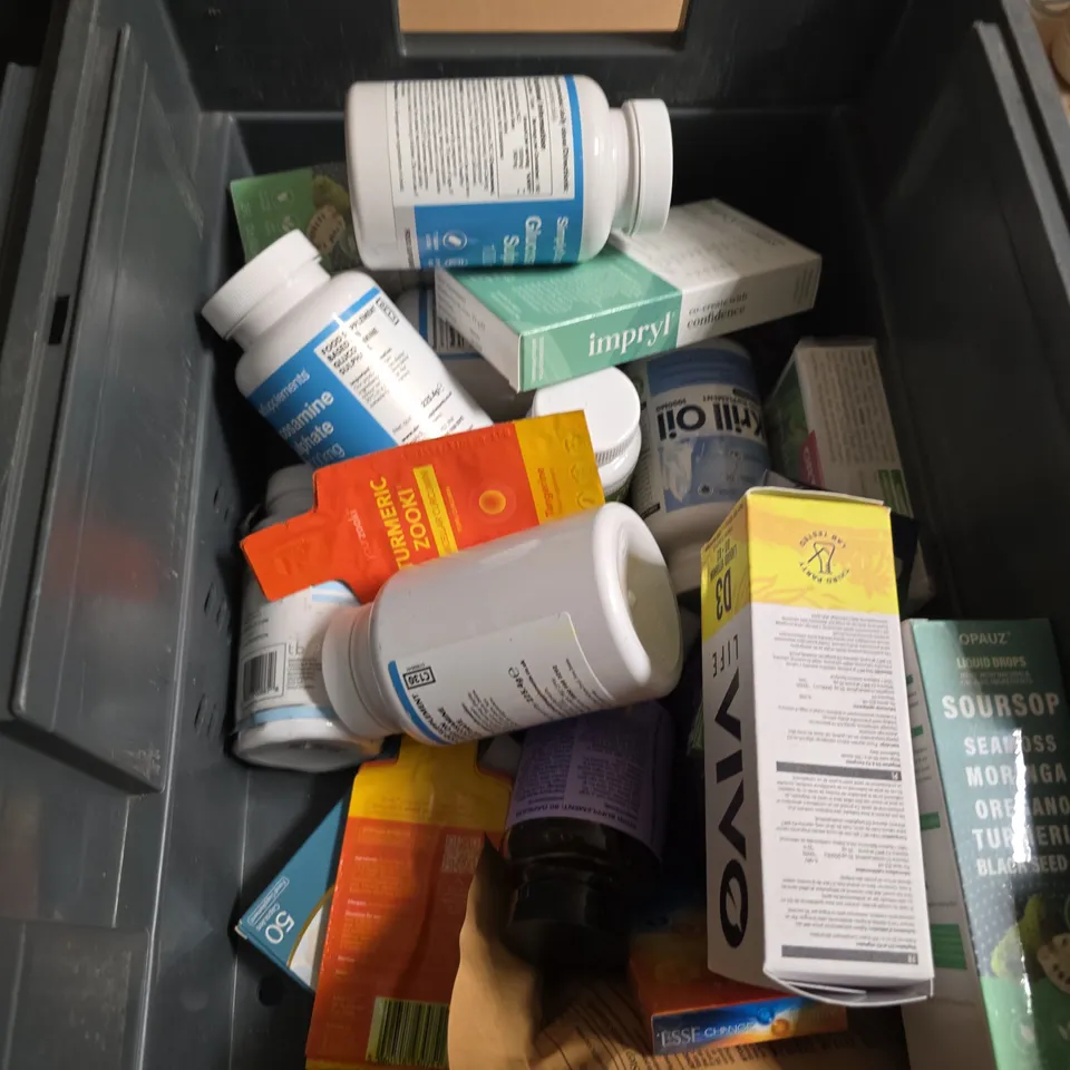 APPROXIMATELY 15 ASSORTED VITAMIN/HEALTH AID PRODUCTS TO INCLUDE VITABIOTICS, UNIBAC ADVANCED AND BEE HEALTH