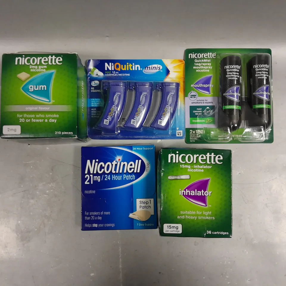 APPROXIMATELY 20 ASSORTED SMOKING PREVENTION AIDS TO INCLUDE MOUTH SPRAY, INHALATOR, GUM ETC  