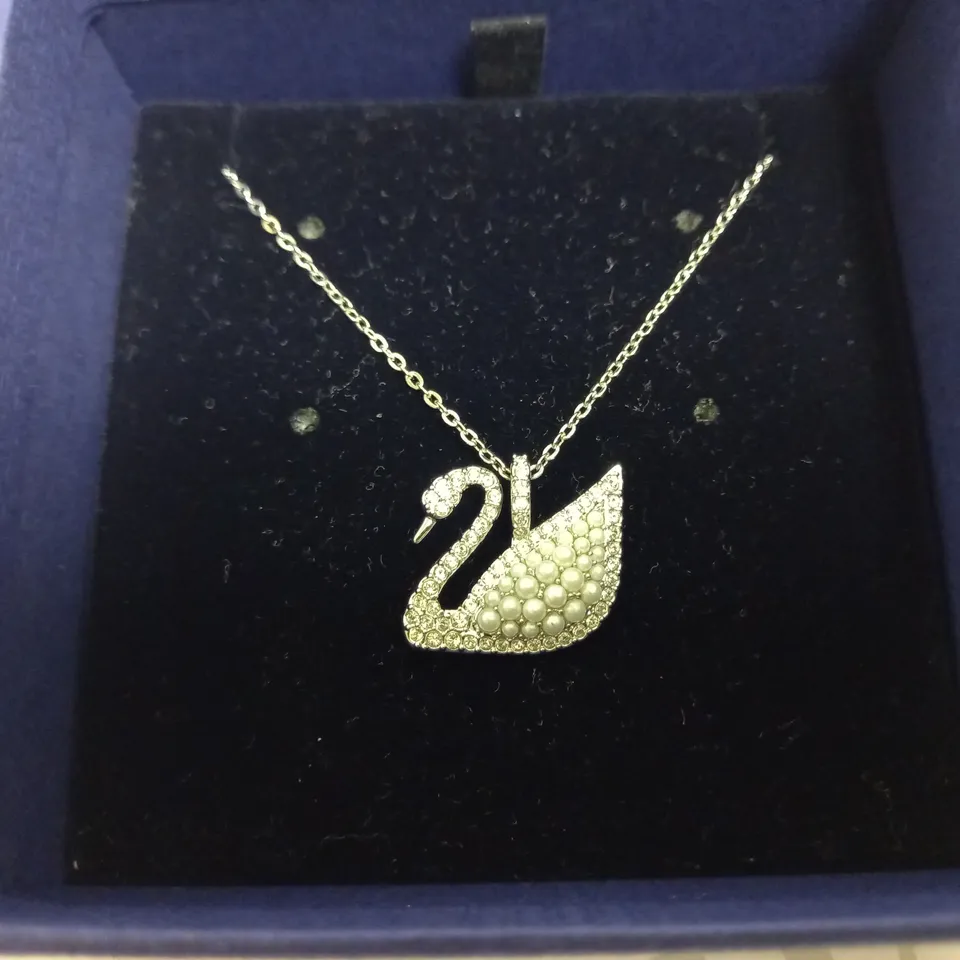 SWAROVSKI SILVER/PEARL SWAN NECKLACE 