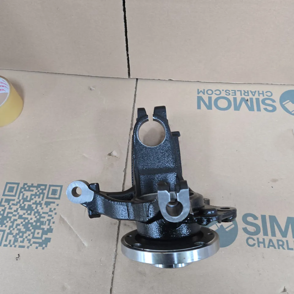 WHEEL HUB CARRIER / STEERING KNUCKLE WITH BEARING - CAR PART
