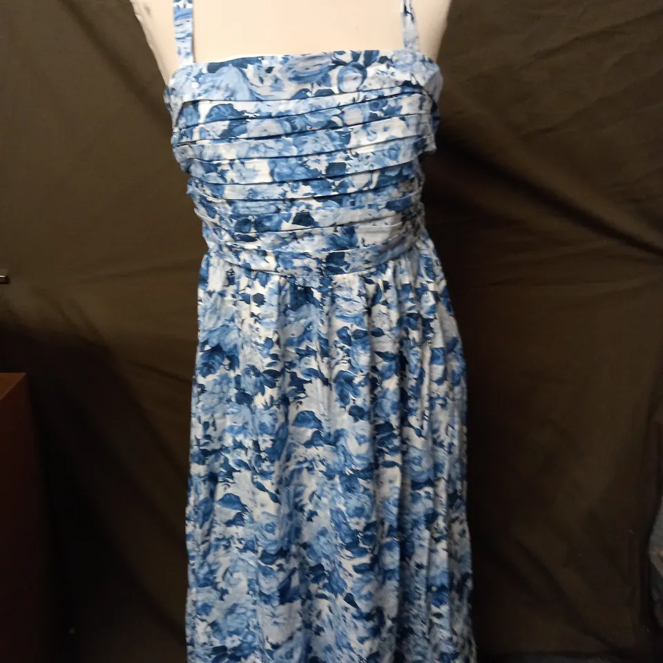 ABERCROMBIE & FITCH BLUE FLORAL DRESS - LARGE