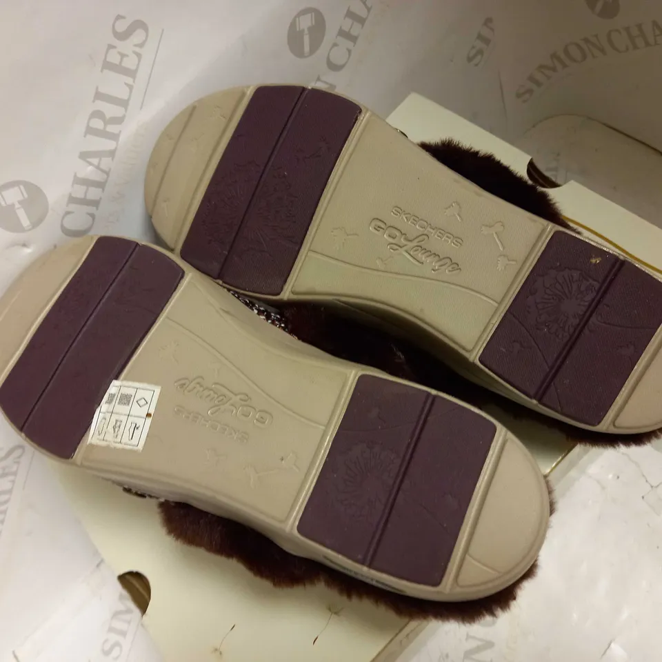 SKECHERS BURGUNDY ARCH SLIP ON SHOES UK SIZE 4