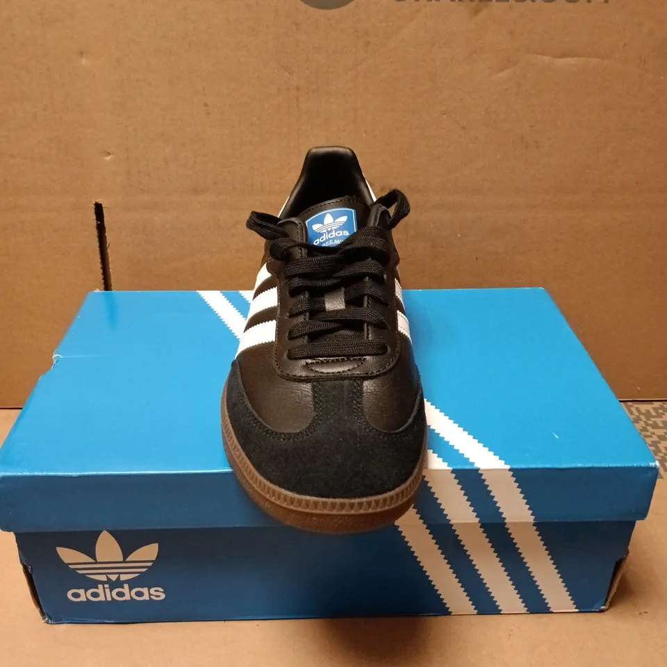 ADIDAS SAMBA OG BLACK/WHITE TRAINERS – UK 8 (US 8.5) – BOXED