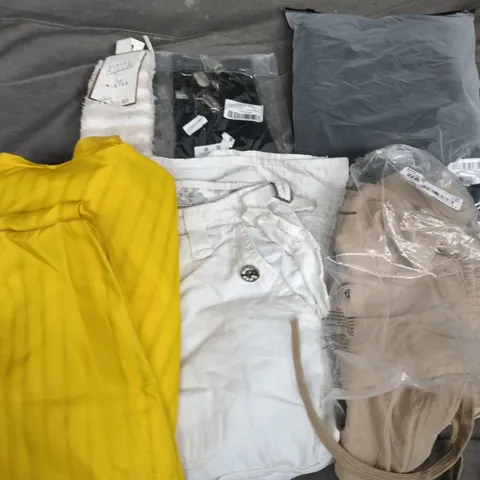 APPROXIMATELY 35 ASSORTED CLOTHING ITEMS IN VARIOUS SIZES, STYLES & COLOURS TO INCLUDE SHORTS, SOCKS, TOPS, ETC - COLLECTION ONLY