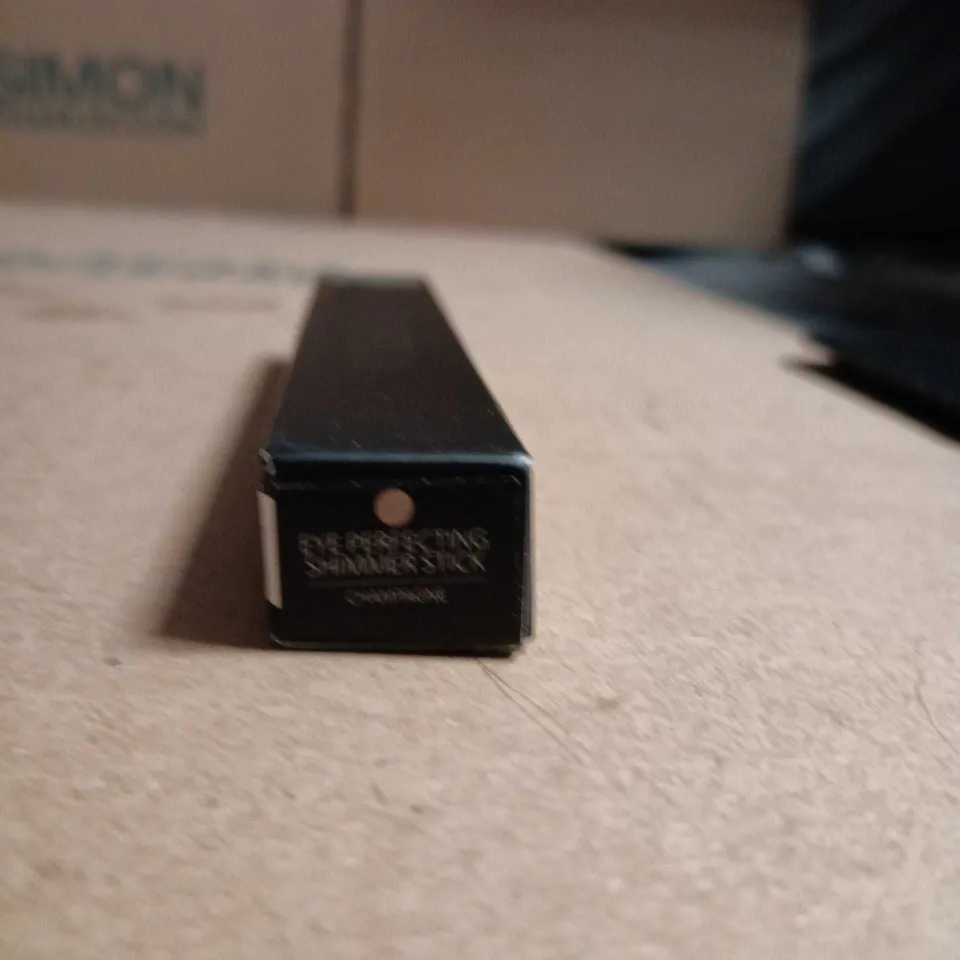 MERODA EYE PERFECTING SHIMMER STICK – 1.3G CHAMPAGNE