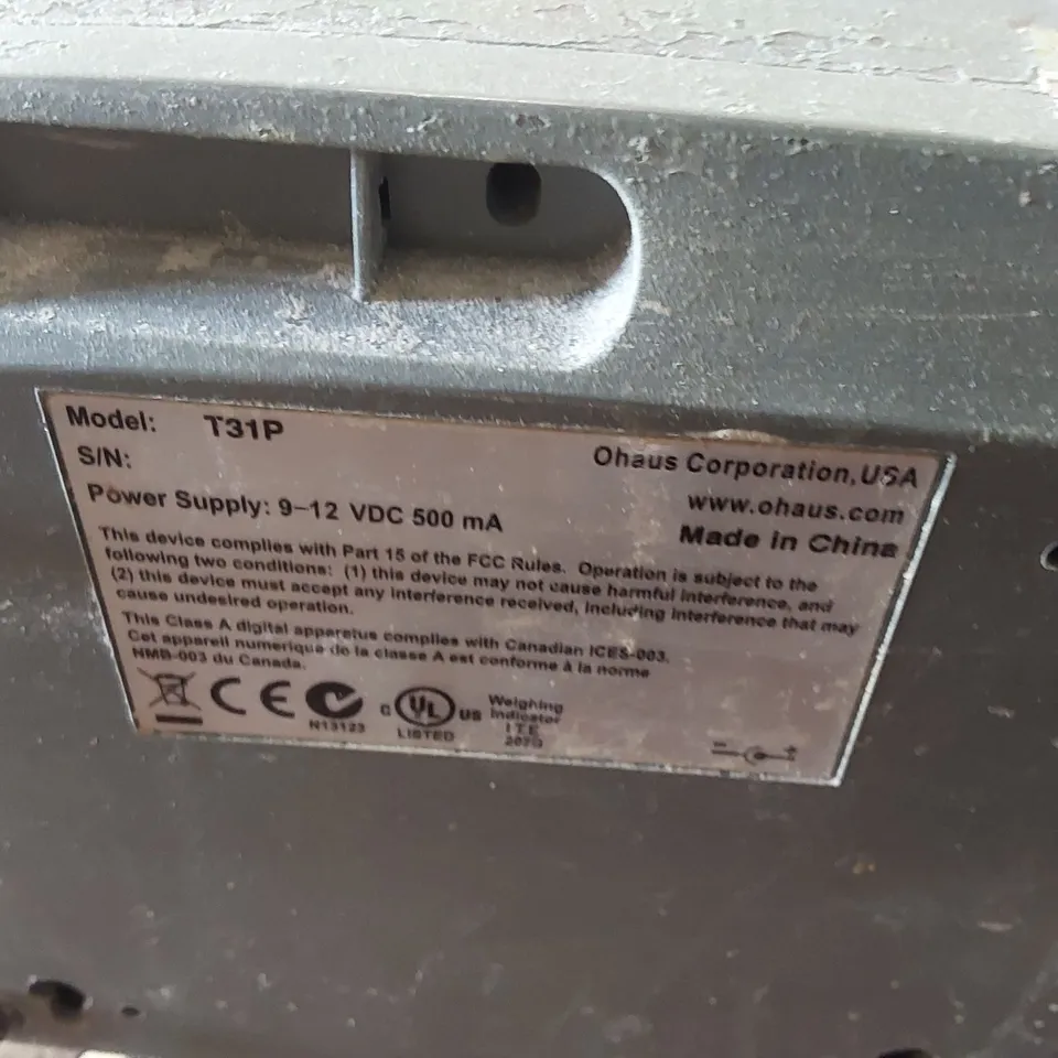 OHAUS DEFENDER 3000 T31P PORTABLE SCALE