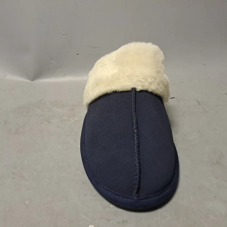 ASOS DESIGN NAVY SLIPPERS - UK 8 