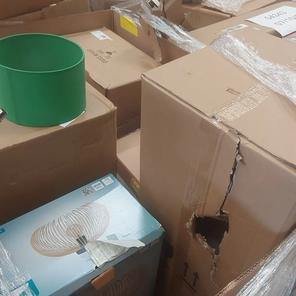 PALLET CONTAINING A VERY LARGE QUANTITY OF ASSORTED DESIGNER LIGHTING PRODUCTS INCLUDING: CECILE CEILING FITTING, FLORESTA LIGHT, EGLO LIGHTS ECT