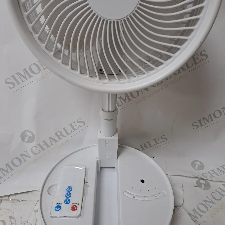 BOXED BELL & HOWELL OSCILLATING FOLDING RECHARGEABLE FAN, WHITE