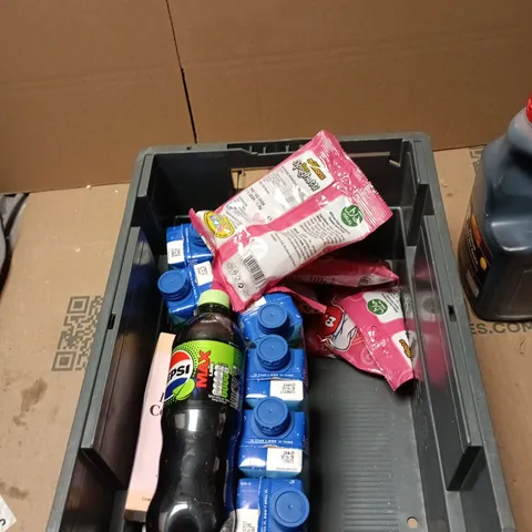 TOTE OF APPROXIMATELY 10 ASSORTED FOOD AND DRINK ITEMS TO INCLUDE: 2L PREMIUM DARK SOY SAUCE 