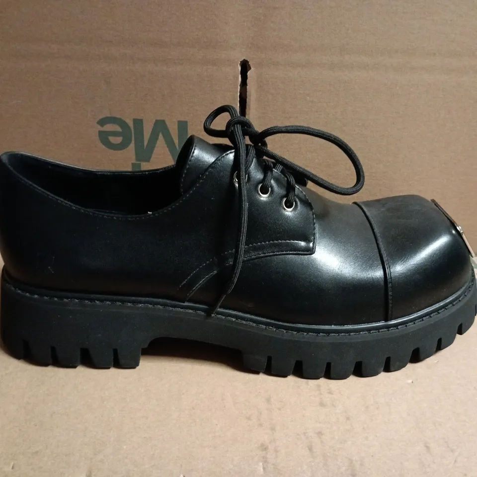 BOXED KOI GEHRMAN METAL CAP CHUNKY SHOES IN BLACK - UK 11